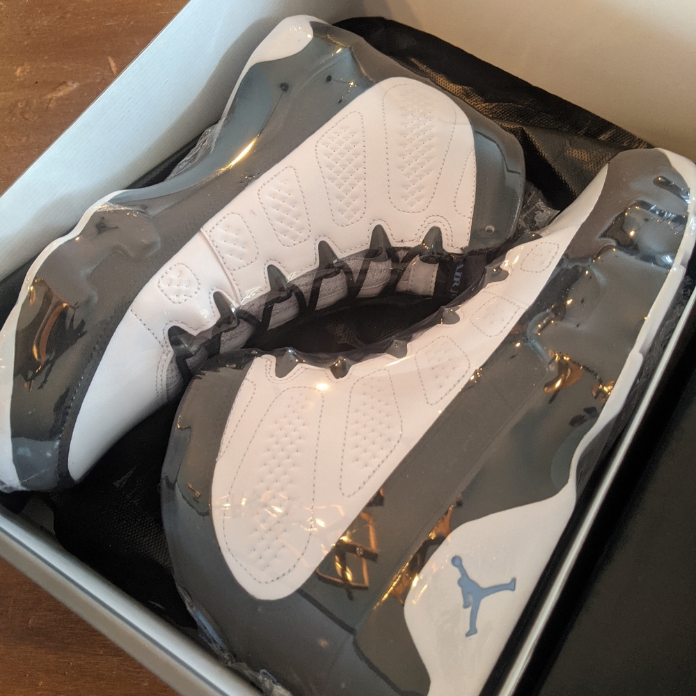 Jordan retro 9 blue university size 9